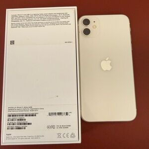 Apple iPhone 11 - Classic White